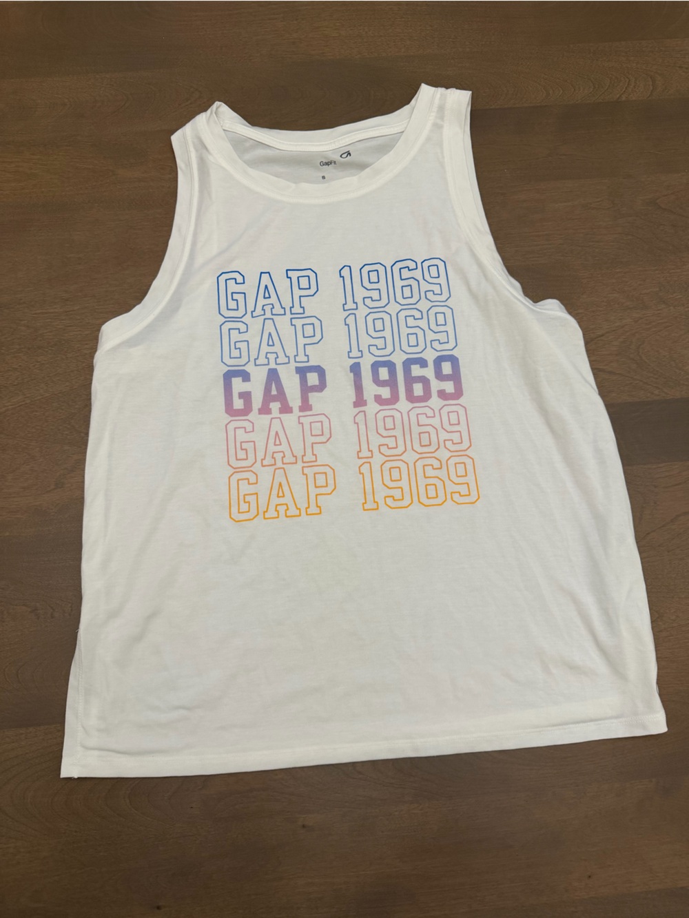 GapFit 1969 Rainbow Graphic White T-Shirt Size Small
